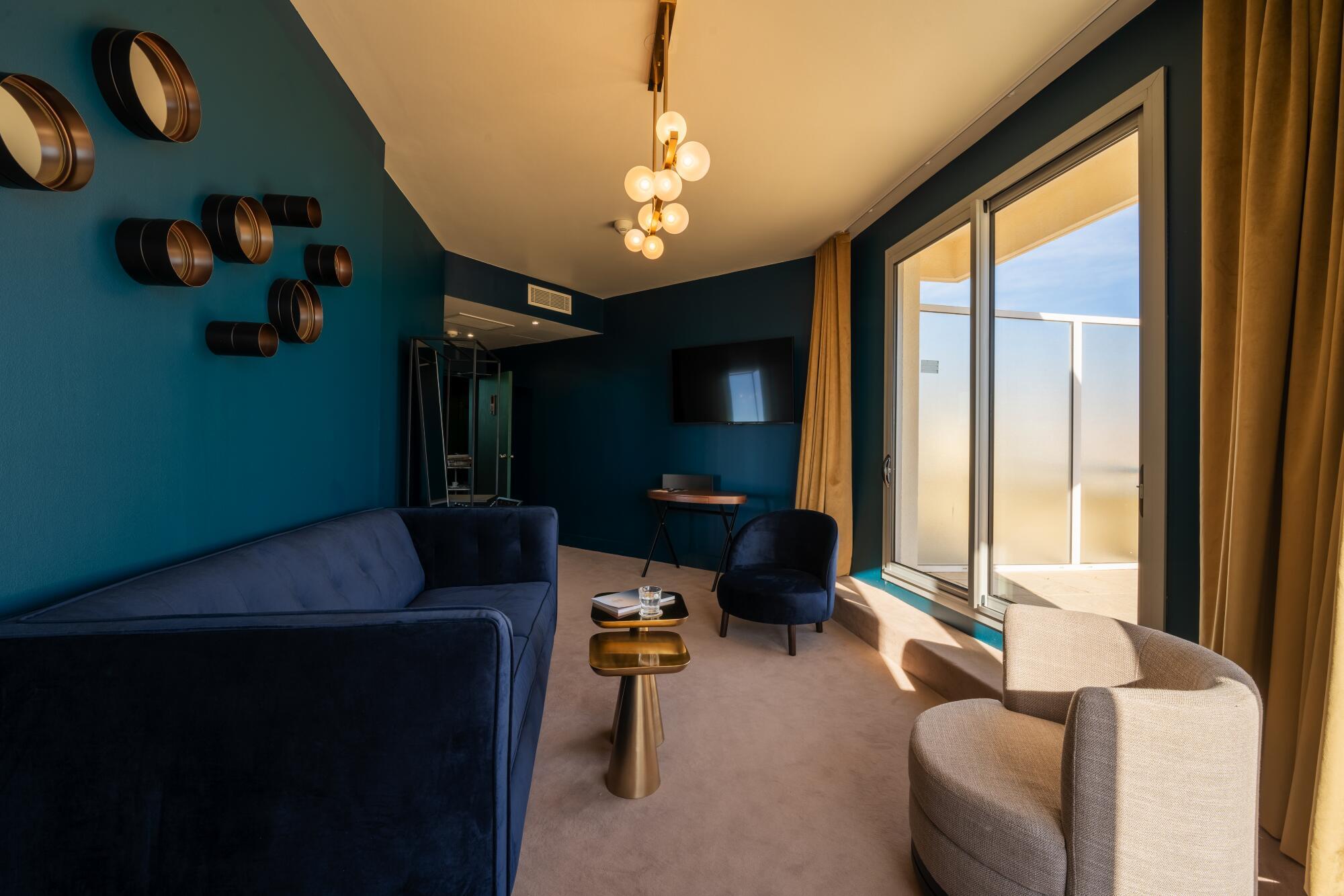 ESCAPADE Suite & Jeu été - HOTEL CASINO DES PALMIERS