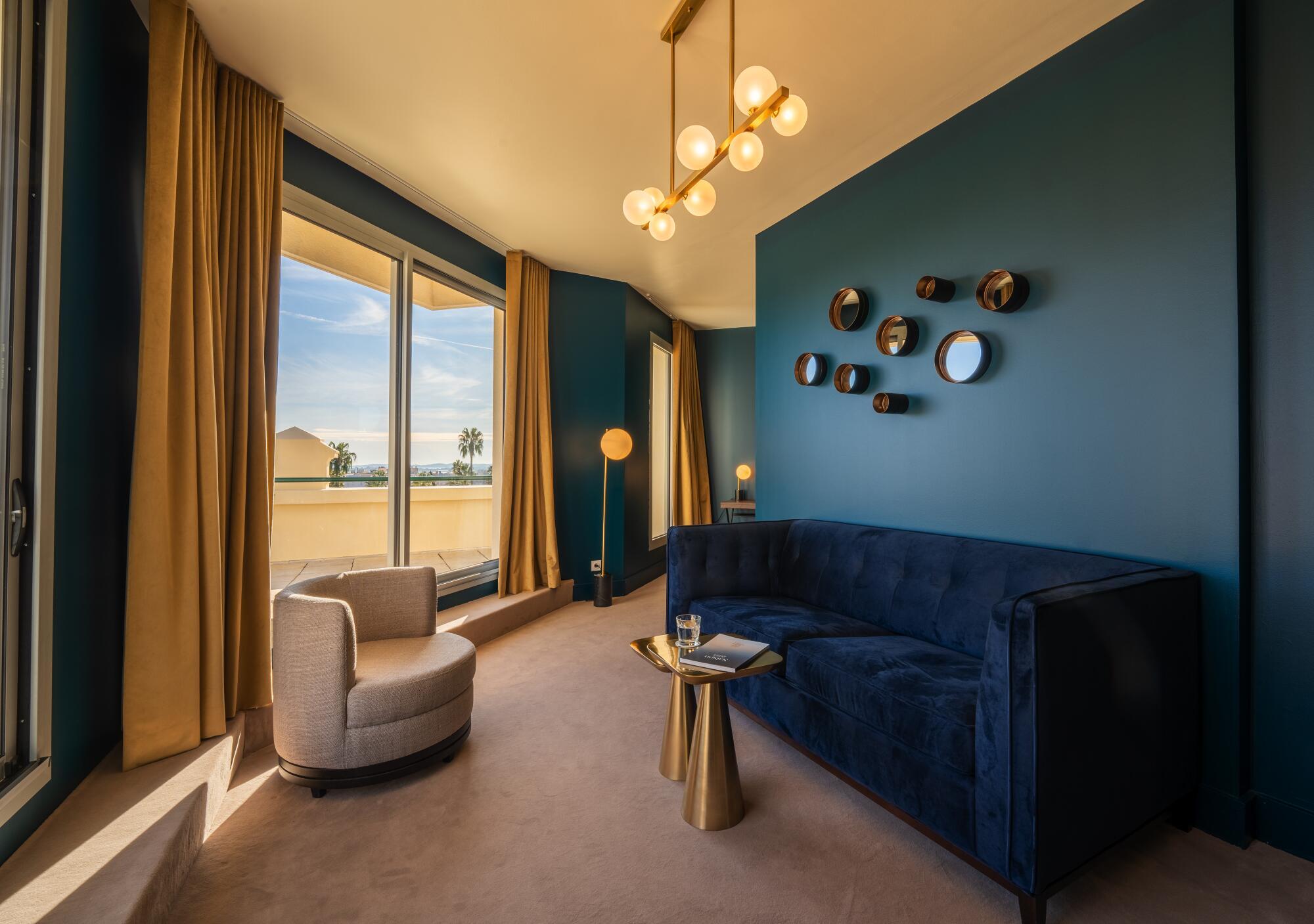 ESCAPADE Suite & Jeu été - HOTEL CASINO DES PALMIERS